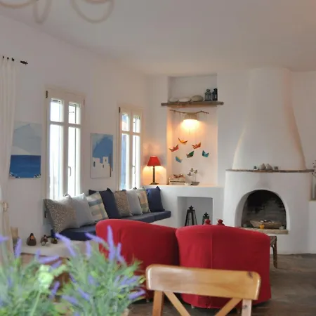 The White Holiday home