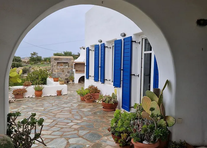 The White 펜션 Aspro Chorio